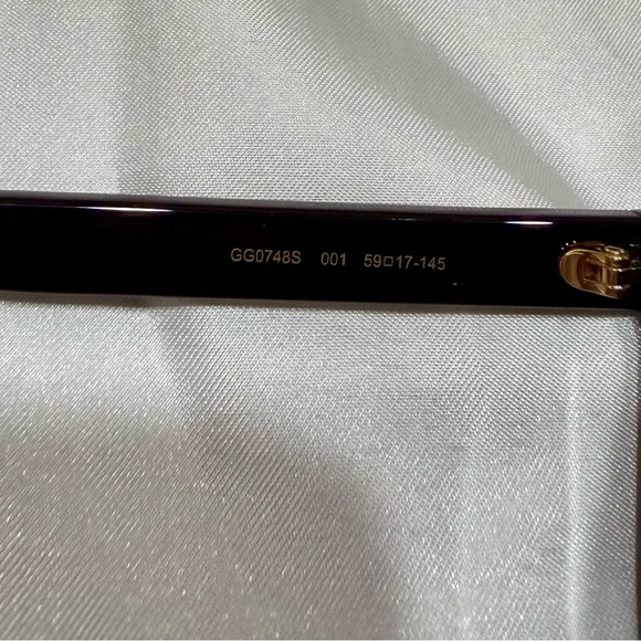 Gucci Men’s Sunglasses - Picture 8 of 9